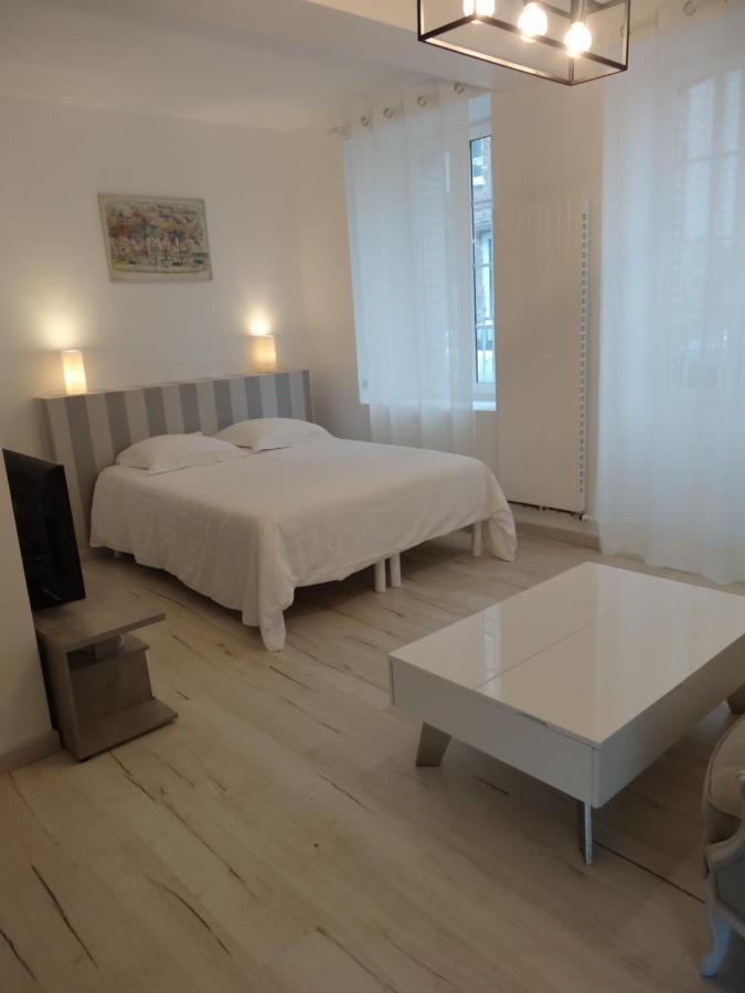 Les Petites Tuileries Bed & Breakfast Bray-sur-Seine Exterior photo